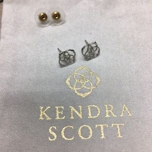 Original Kendra Scott Trademark Studs in Silver